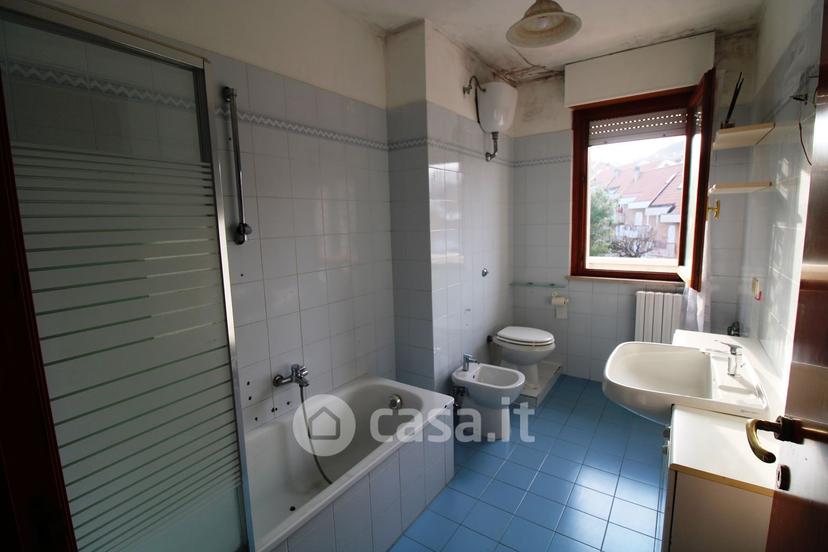 Trilocale in Via Friuli 100 — foto 27 di 35