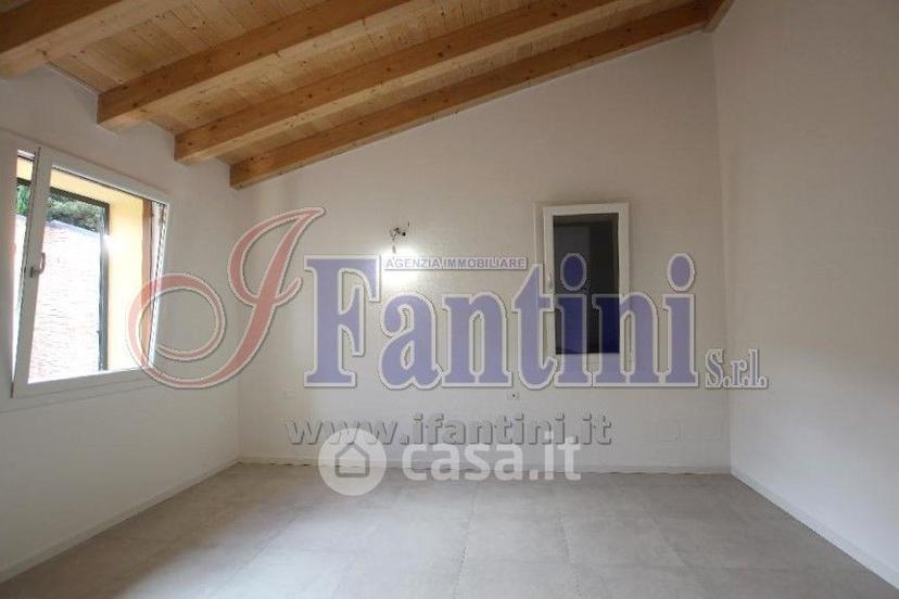 Trilocale in Via Ugo Bassi 62 — foto 12 di 21