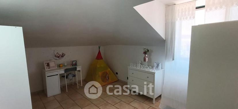 Trilocale in Via Arturo Adinolfi 2 — foto 10 di 13