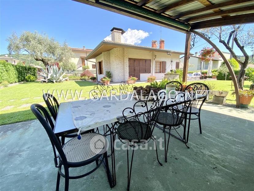 Villa in Via Carlo G. Battistoli — foto 26 di 37