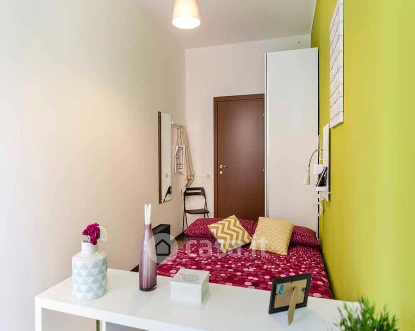 Stanza in Viale Giovanni Vicini 20 — foto 3 di 10