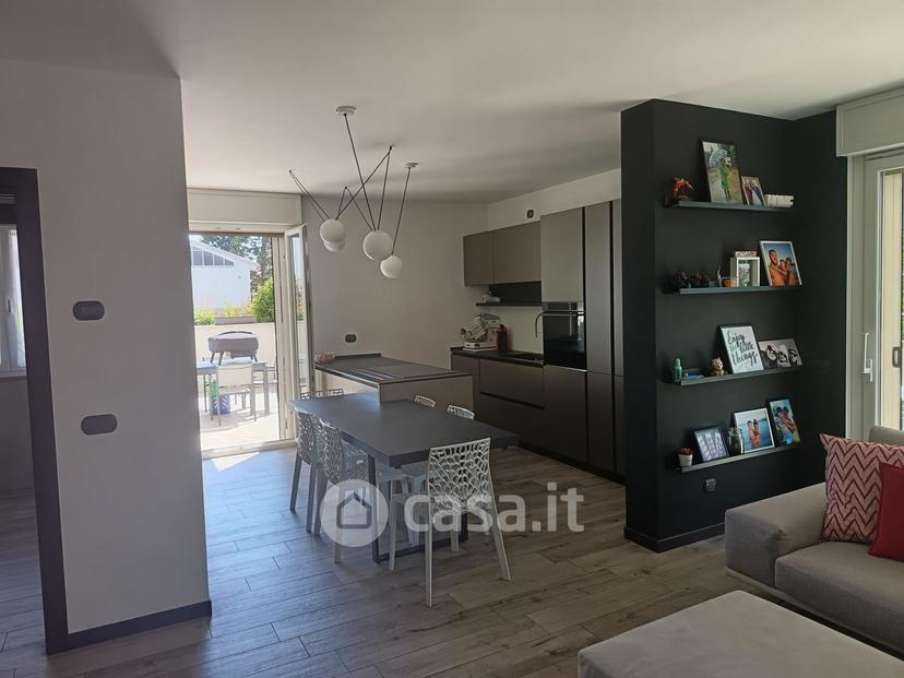 Quadrilocale in Via Cesare Battisti — foto 10 di 35