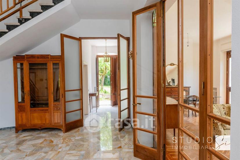 Villa in Viale Libertà — foto 23 di 48