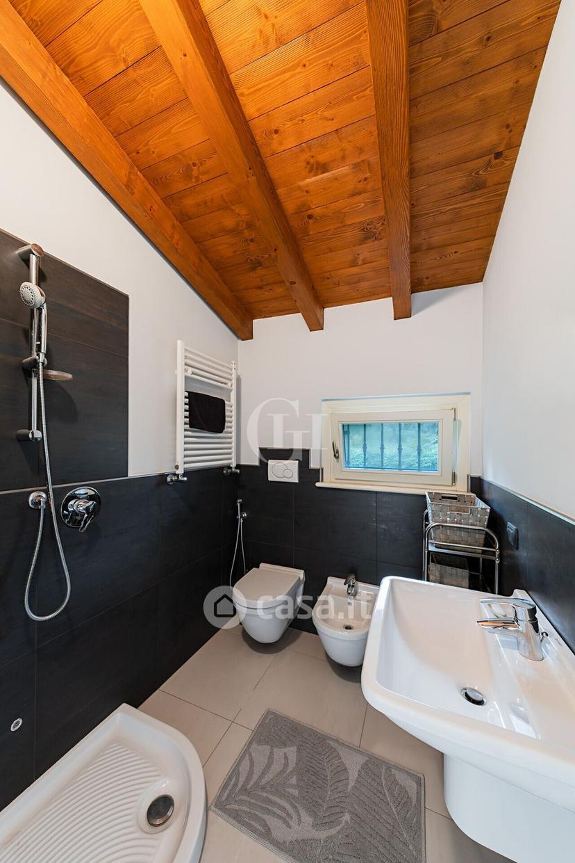 Villa in Via Sirmione 1 — foto 14 di 33