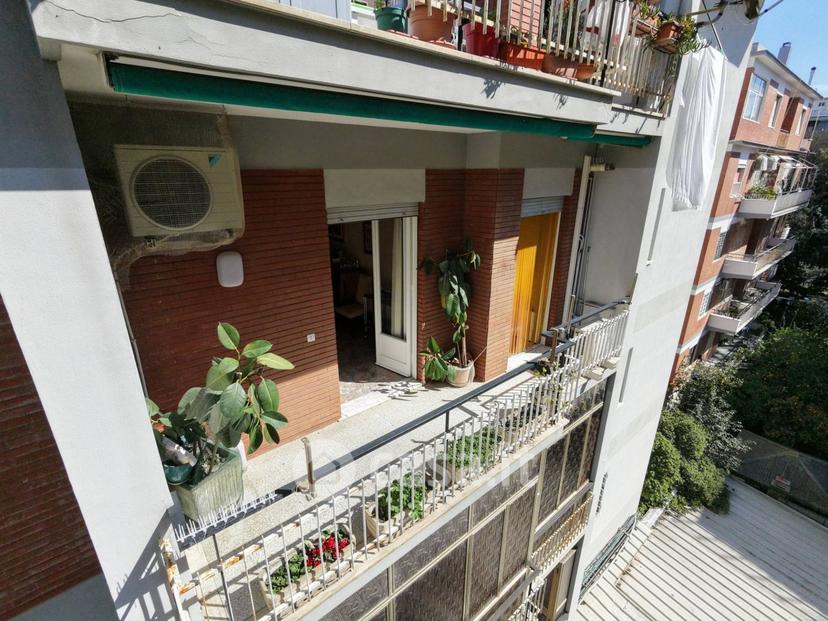 Trilocale in Via Ludovico de Filippi