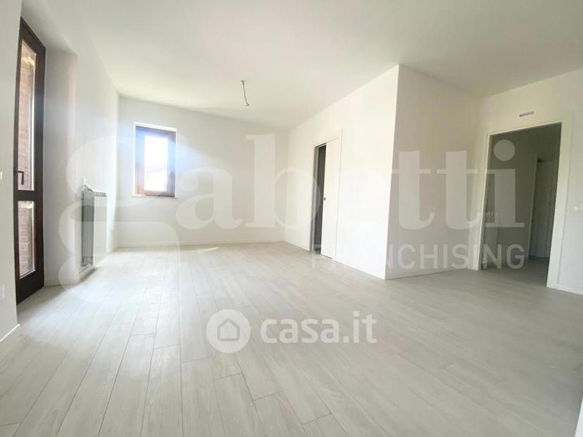 Trilocale in Via Ernesto Mestrallet 1 — foto 2 di 27