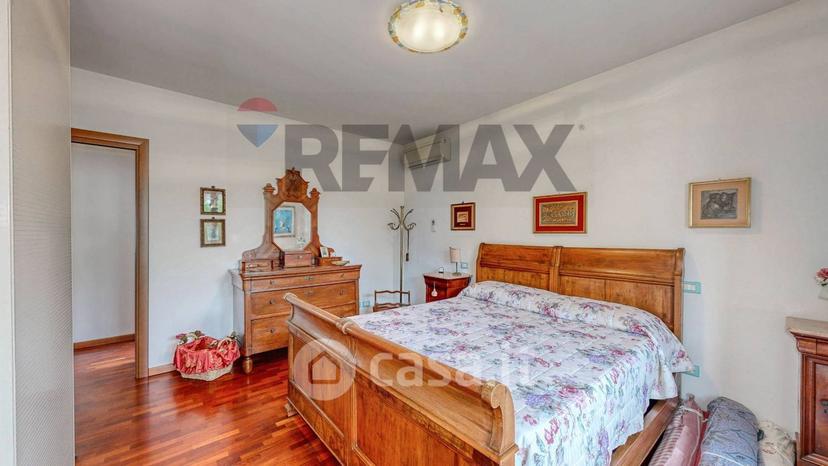 Villa in Via Fratelli Rosselli — foto 41 di 74