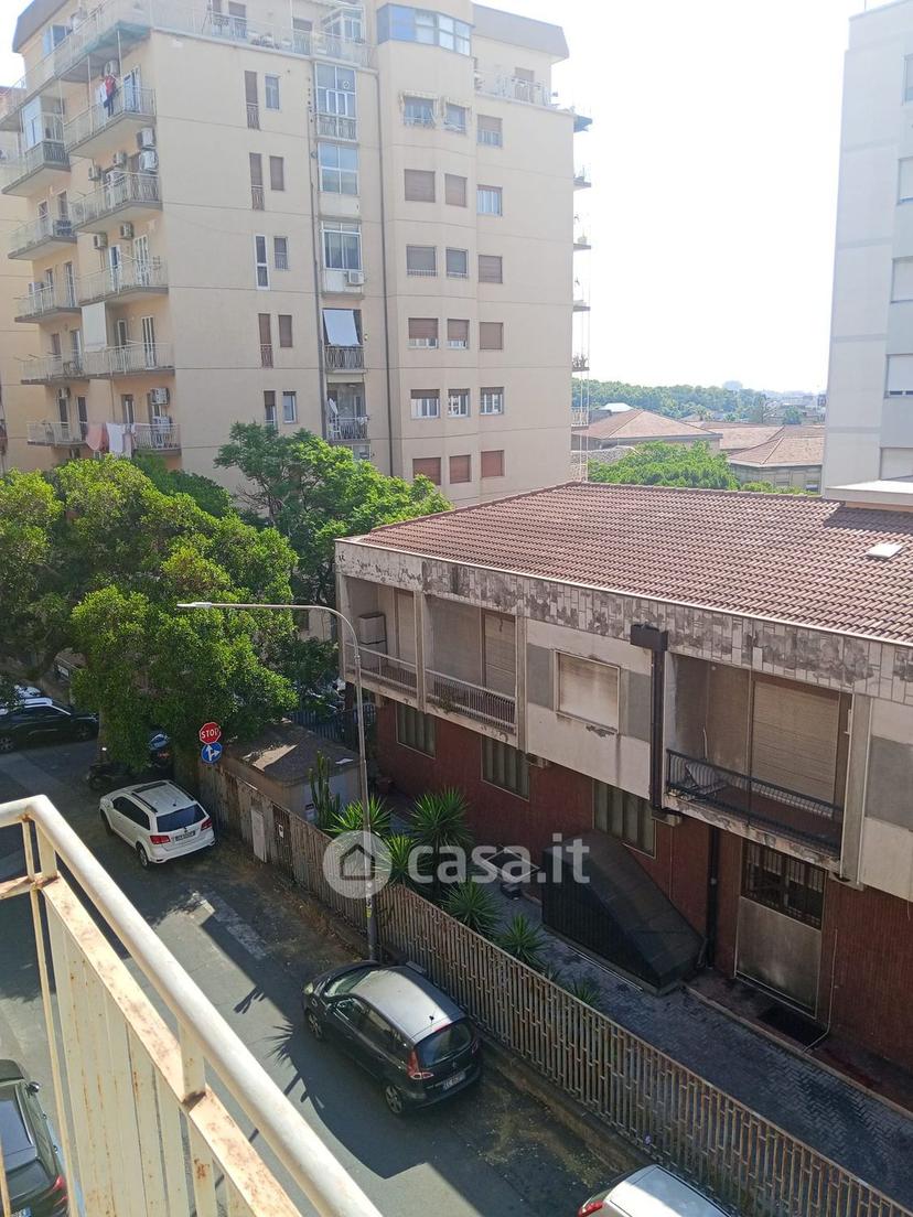 Stanza in Via Ficarazzi — foto 11 di 22