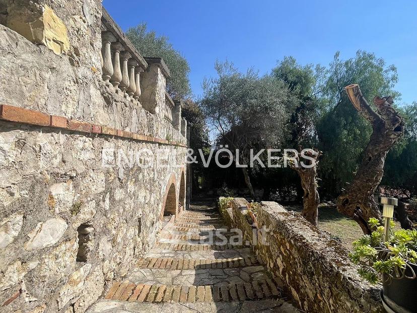 Villa in Via Antonio Sebastiani — foto 6 di 25