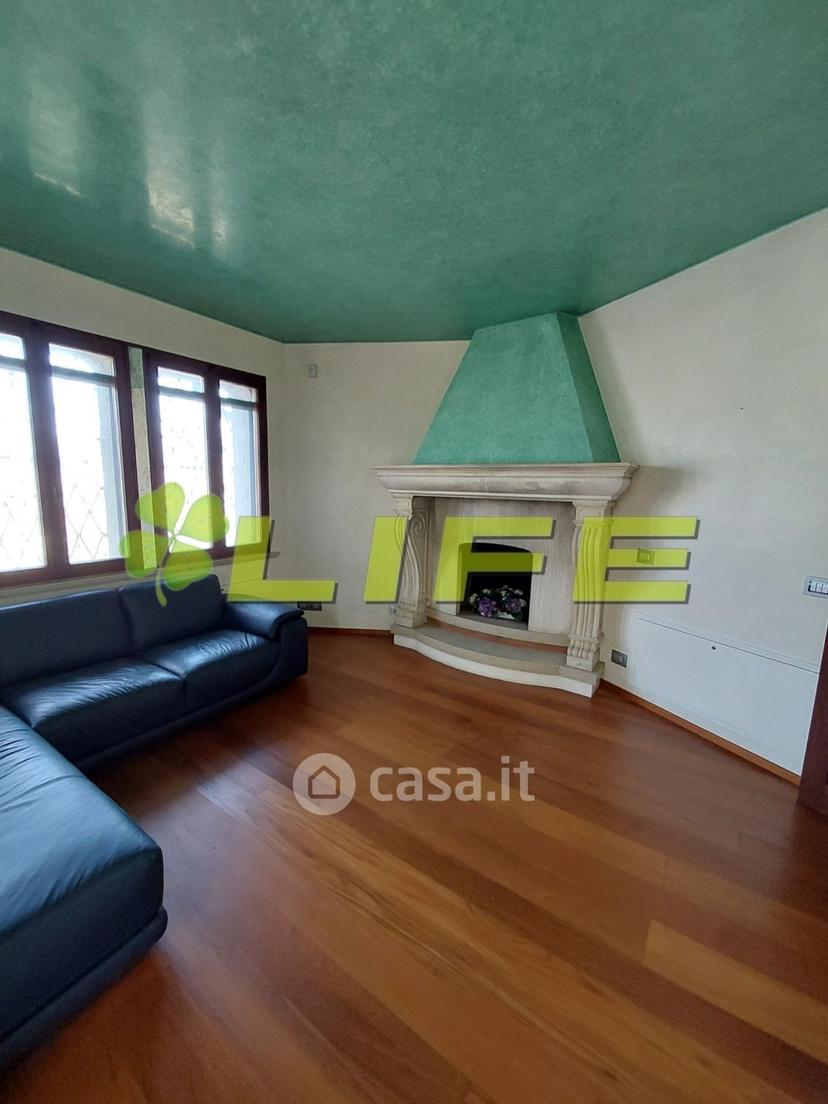 Villa in Via Conti d'Onigo — foto 24 di 41