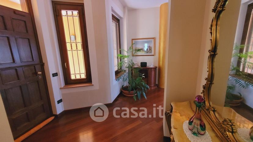 Villa in Via Fratelli Bandiera — foto 3 di 84
