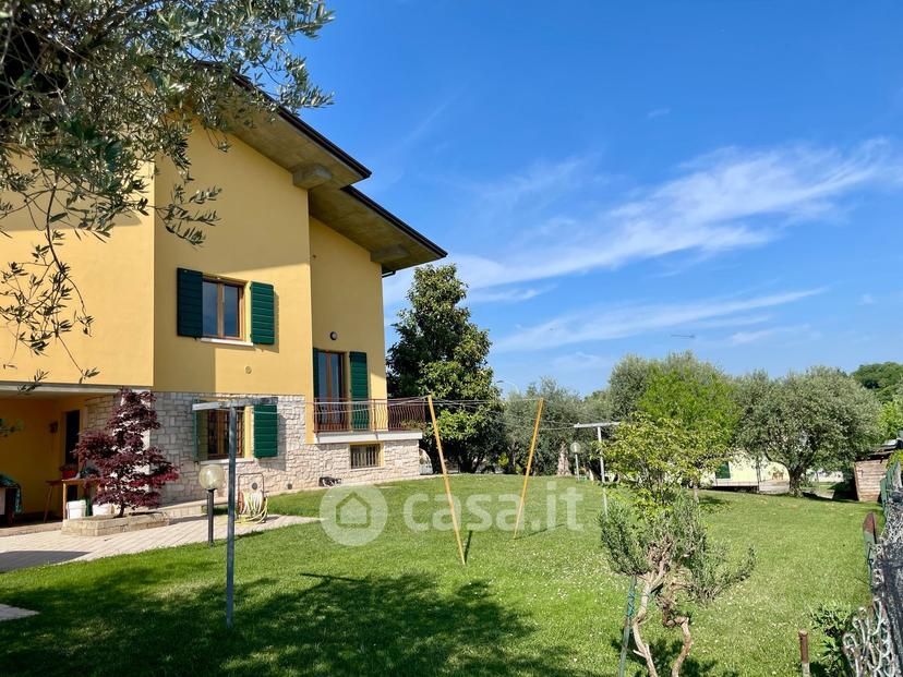 Villa in Via Isabella d'Este — foto 20 di 27