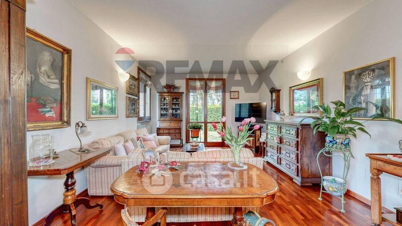 Villa in Via Fratelli Rosselli — foto 6 di 74
