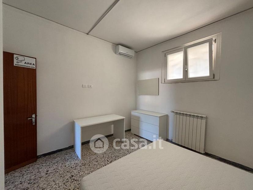 Stanza in Via Torre San Biele — foto 27 di 38