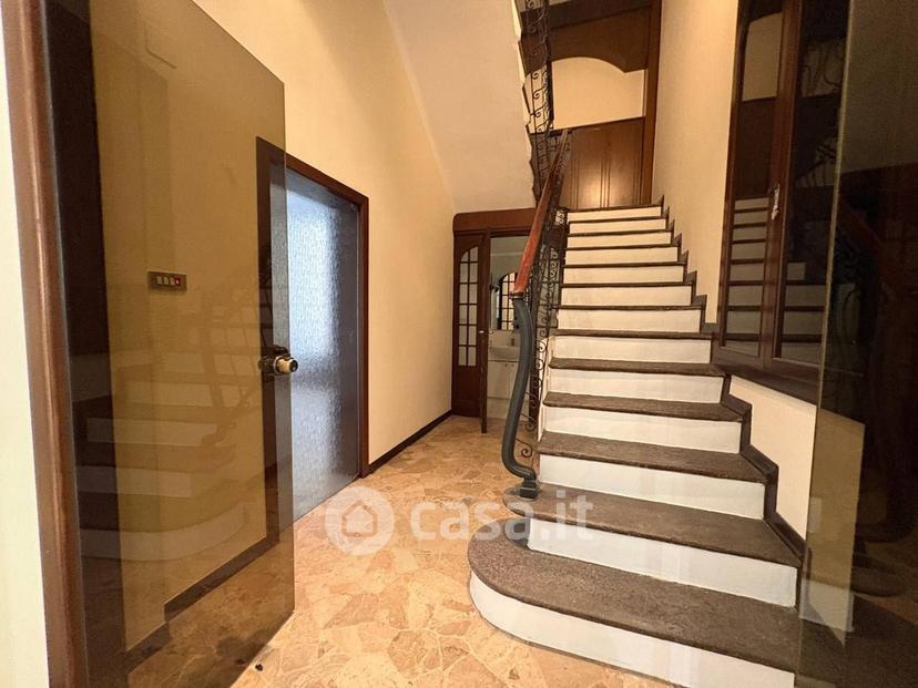 Villa in Via Vittorio Alfieri 2 — foto 12 di 78