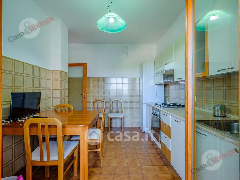Stanza in Via Volterra 24 — foto 2 di 10