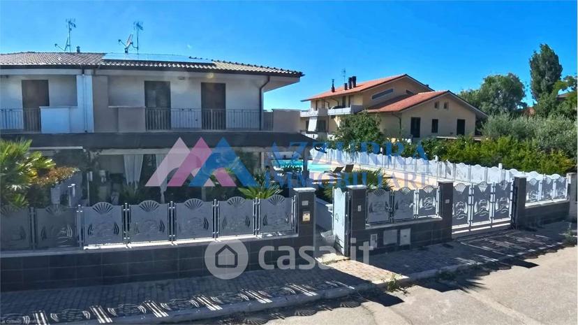 Villa in Via Giovanni Beltrame 21 — foto 15 di 43