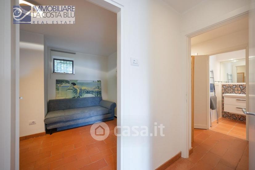 Villa in Via Alessandro Manzoni — foto 21 di 53