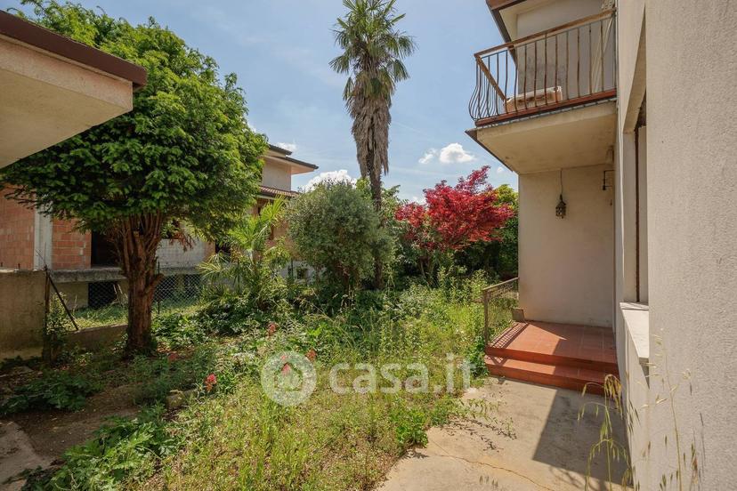 Villa in Via dei Cedri 22 — foto 13 di 37