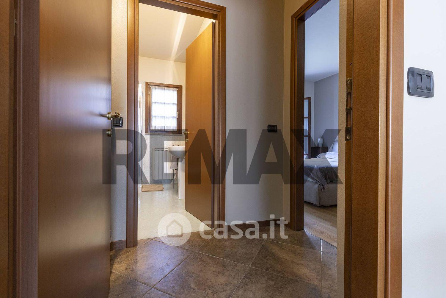 Bilocale in Via Lago Maggiore 4