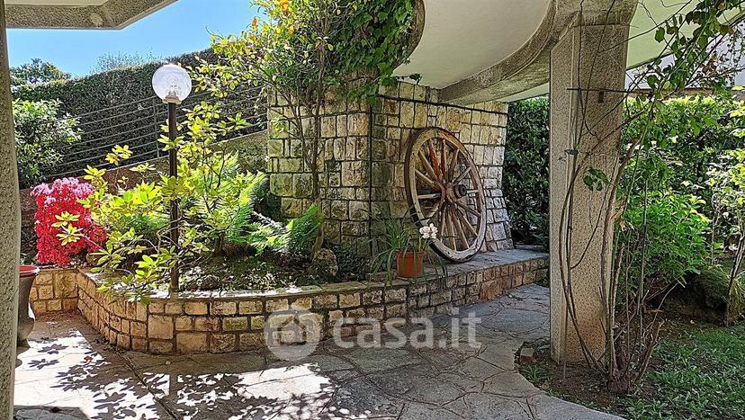 Villa in Via Spluga 32 — foto 33 di 38
