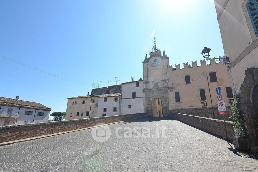 Bilocale in Via degli Anguillara 21 — foto 2 di 21