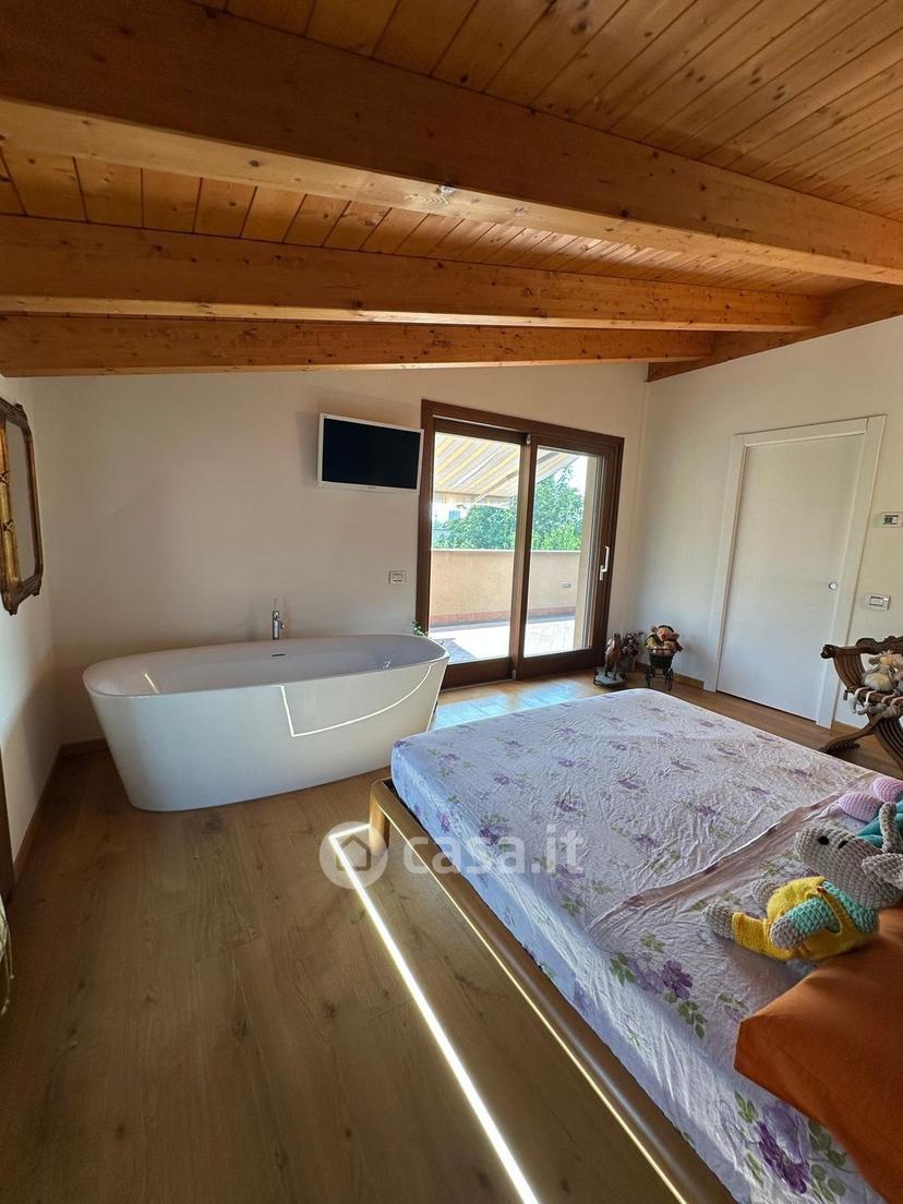 Appartamento in Via Rotone 27 — foto 61 di 82