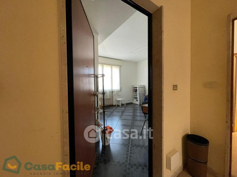 Stanza in Via Pier Maria Caporali — foto 8 di 10