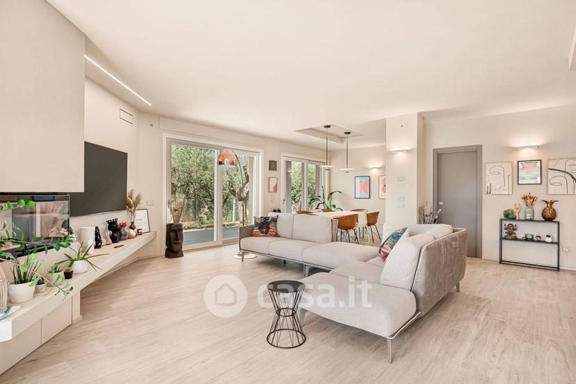 Villa in Via della Chiusa 323 — foto 5 di 36