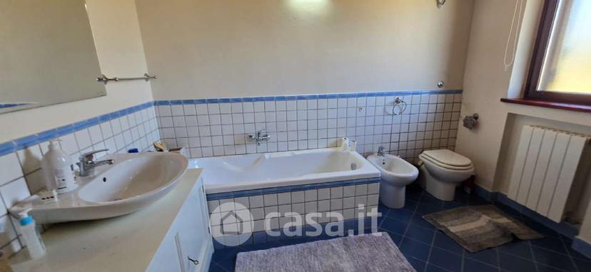 Villa in Via Salto d'Angiò — foto 2 di 25