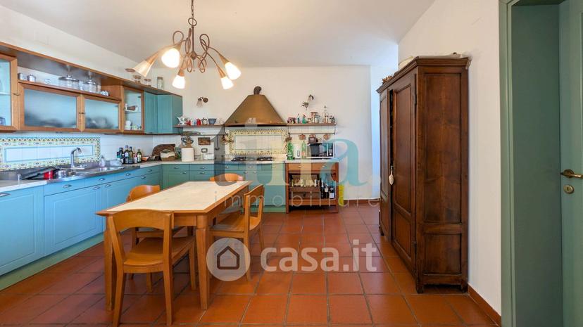 Villa in Via Cecinese — foto 12 di 56