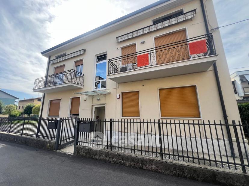 Trilocale in Via Prealpi — foto 9 di 23