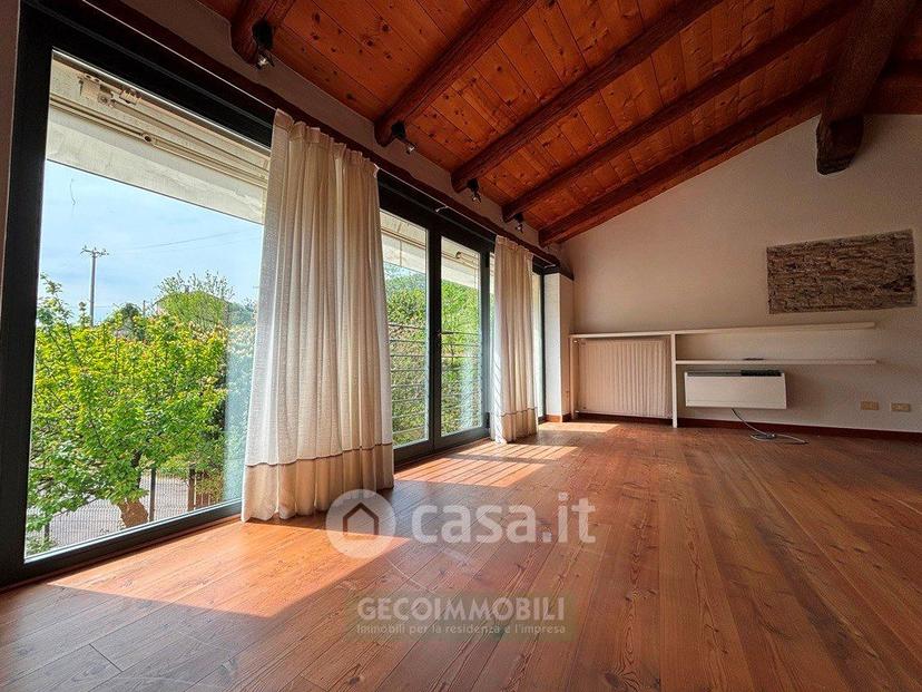 Villa in Via Caldoie — foto 20 di 30