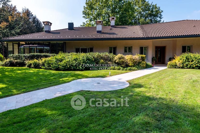 Villa in Via Alcide de Gasperi — foto 32 di 45