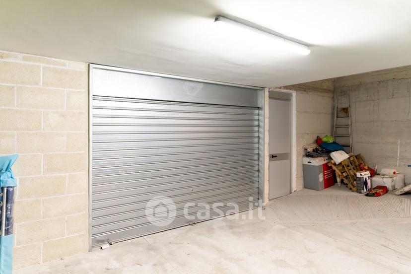 Quadrilocale in Via Edmondo de Amicis 50 a — foto 28 di 30