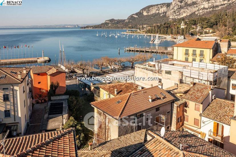 Villa in Lungo Lago Regina Adelaide — foto 10 di 16