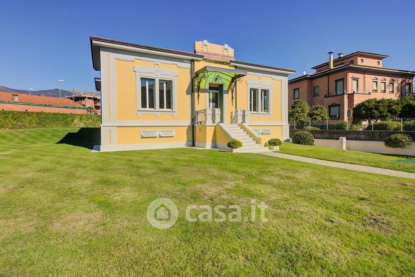 Villa in Via Palestro — foto 24 di 42