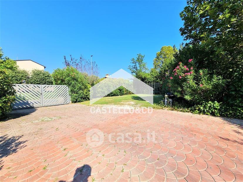 Villa in Via Papa Giovanni XXIII 1 — foto 32 di 36