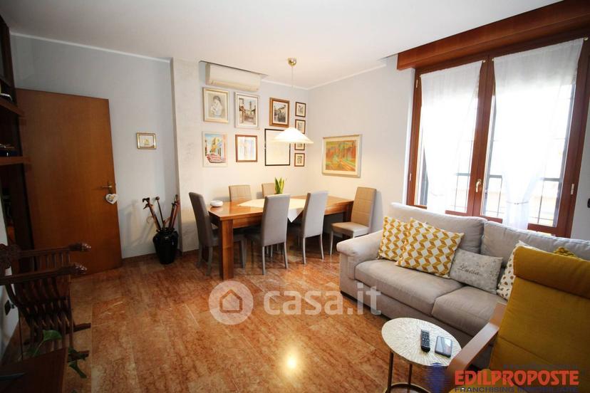 Trilocale in Via Como — foto 17 di 23
