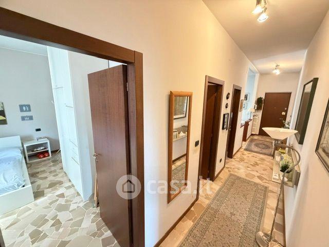 Trilocale in Via Antonio Canova 34 — foto 7 di 21