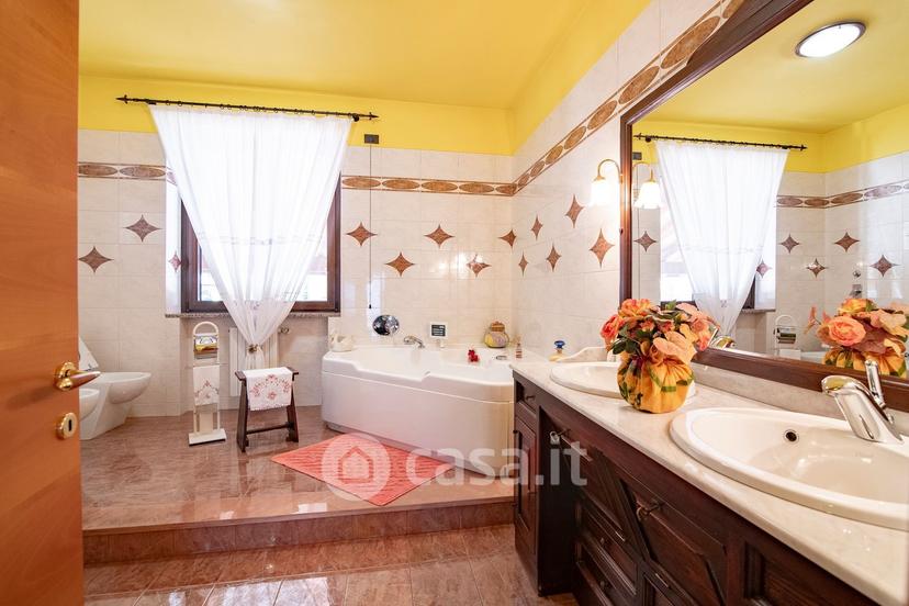 Villa in Via Sandro Pertini 21 — foto 70 di 83