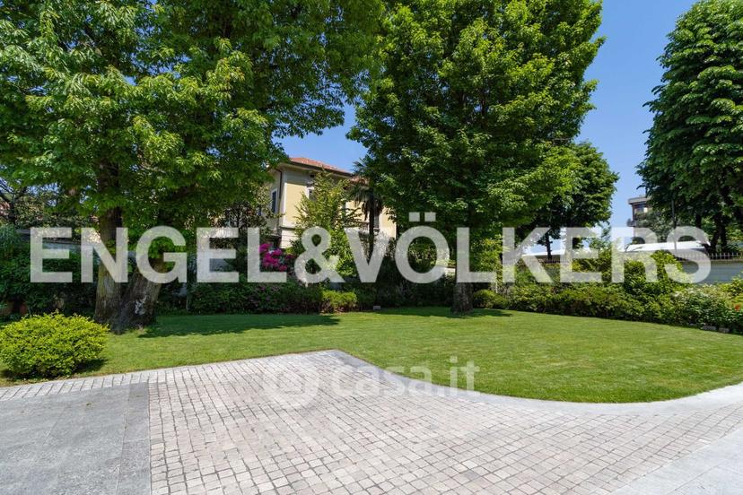 Villa in Corso Leonardo da Vinci — foto 37 di 39