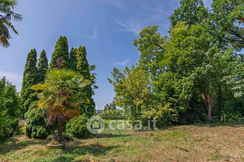 Villa in Via Giuseppe Parini 9 — foto 25 di 35
