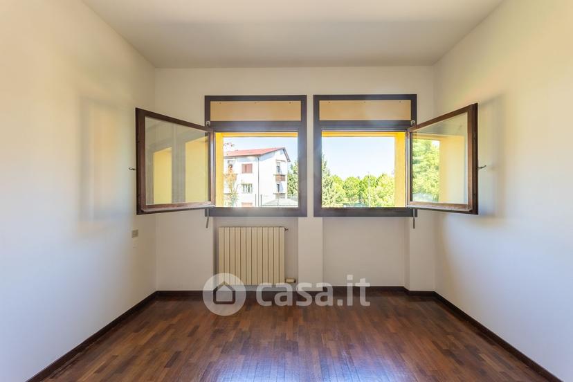 Trilocale in Via Ugo Foscolo 12 — foto 17 di 41
