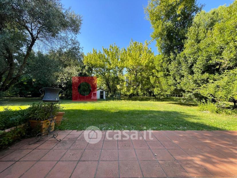 Villa in Via IV Novembre — foto 38 di 39