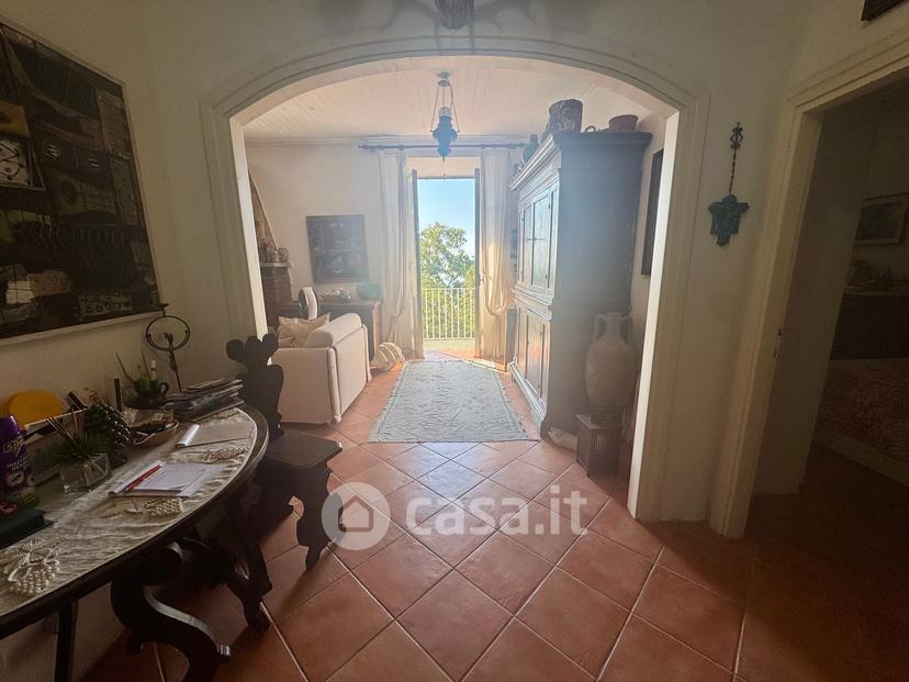 Villa in Via Appia 104 /200 — foto 25 di 136