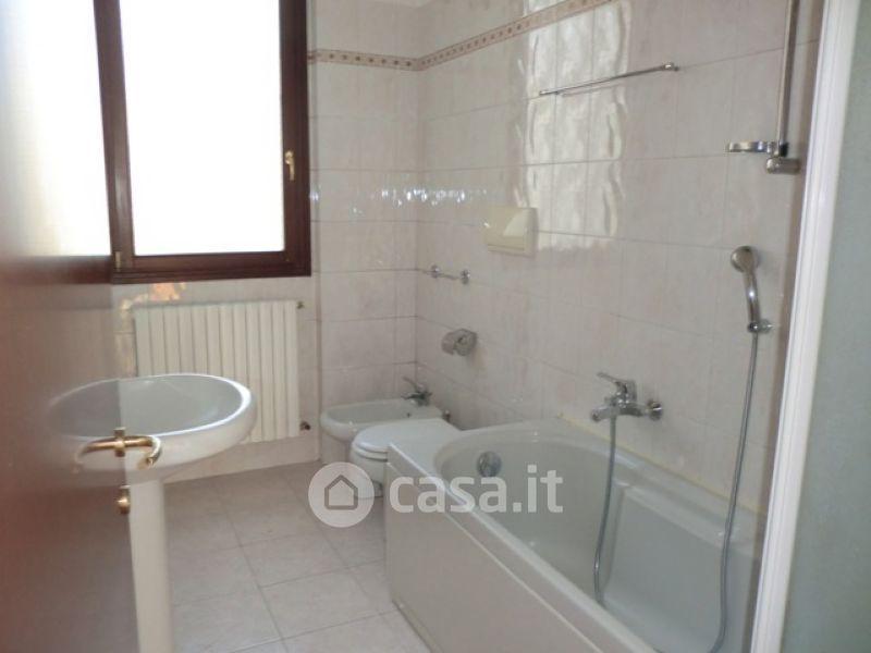 Trilocale in Via IV Novembre 20 — foto 15 di 21