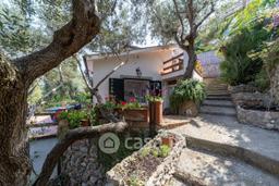 Villa in Via dei Fari 1