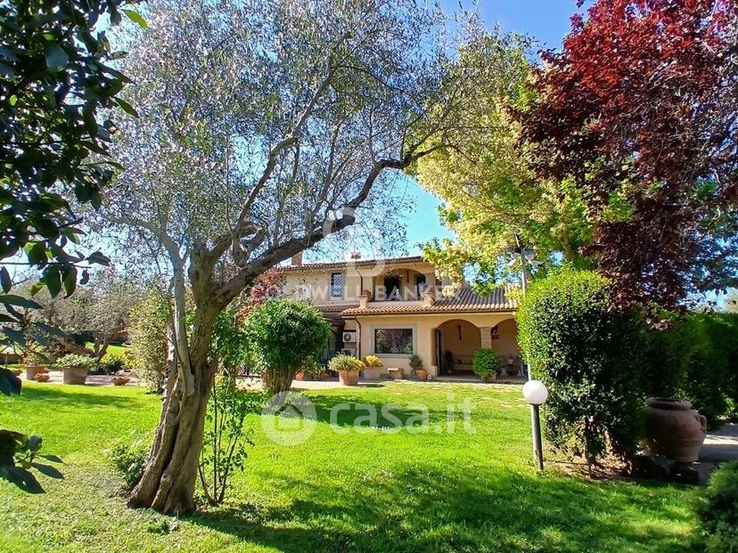 Villa in Strada Cassia Sud — foto 42 di 77