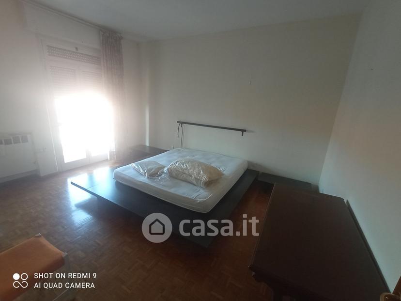 Stanza in Via Renata di Francia 40 — foto 19 di 34